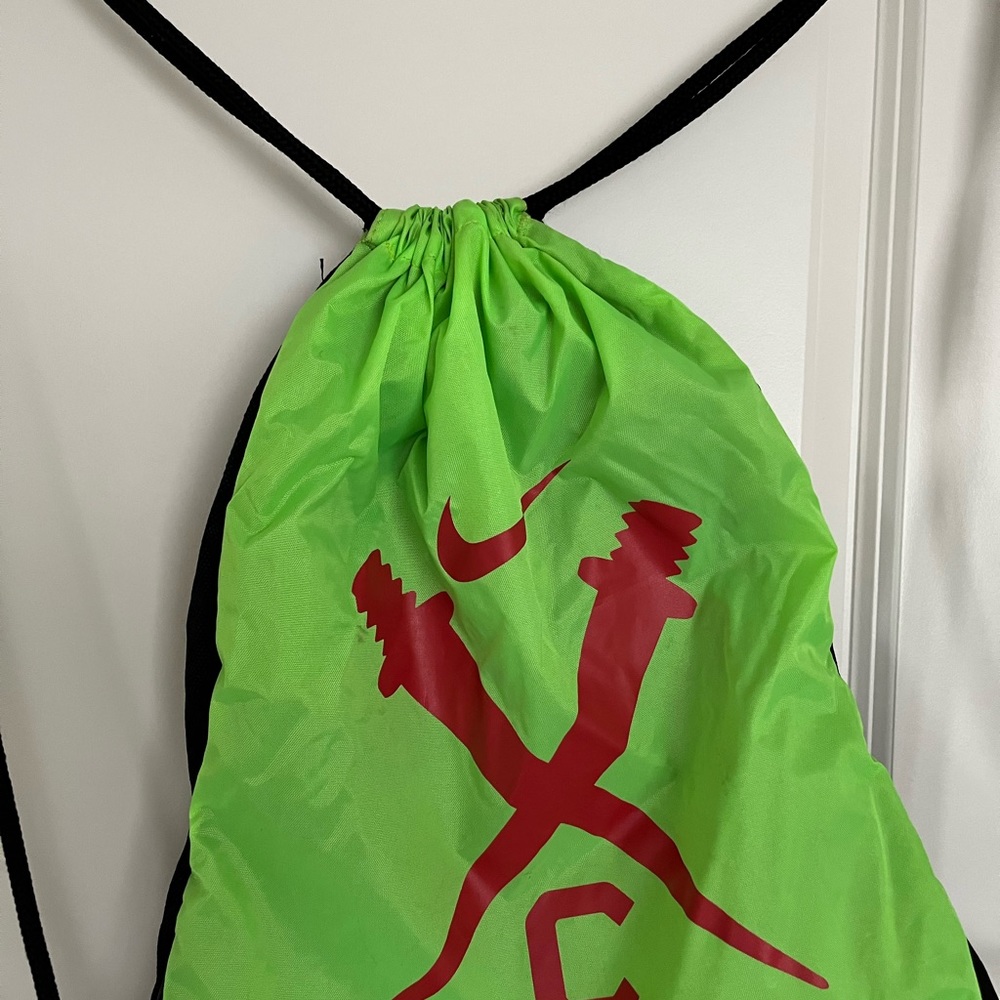 Nike Drawstring Bag - Picture 4 of 4
